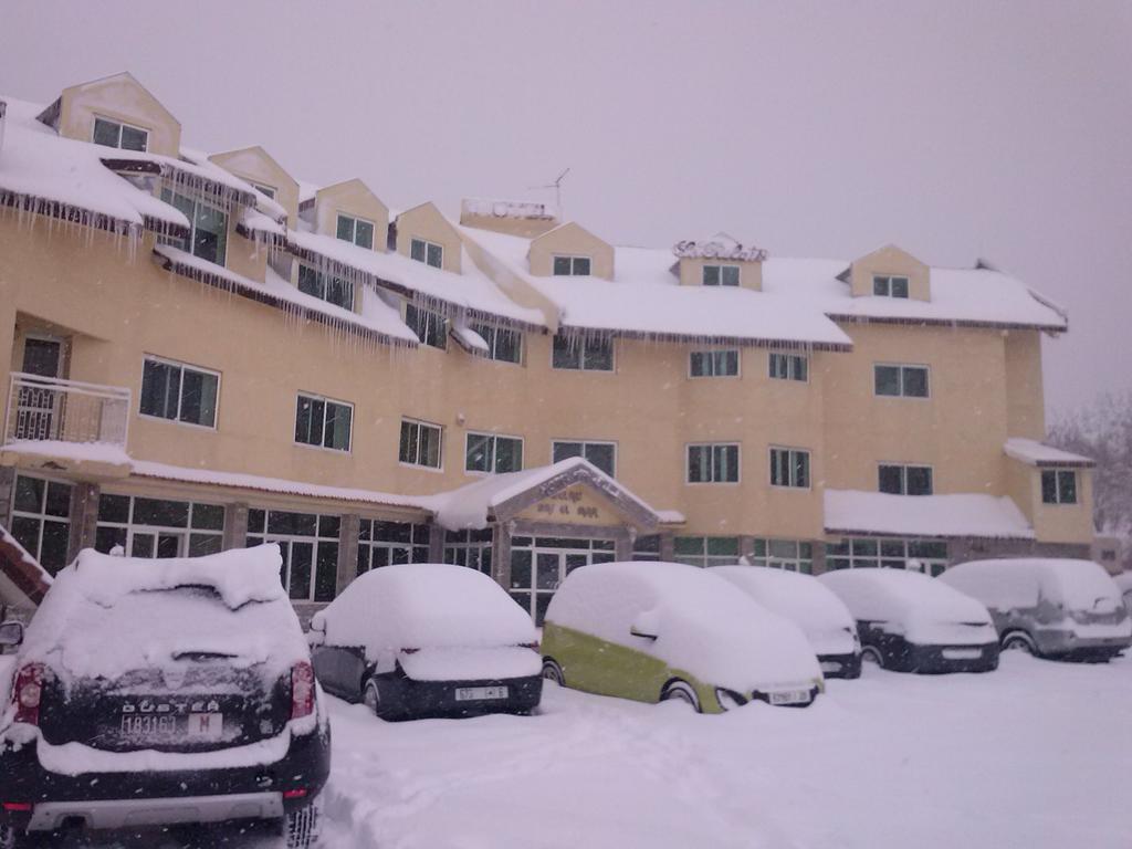 Hotel Relais Ras El Maa Ifrane  Kültér fotó